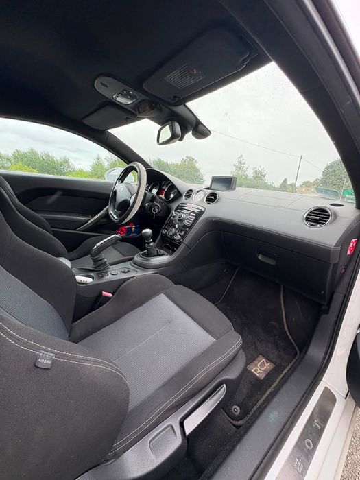 Samochód Peugeot RCZ