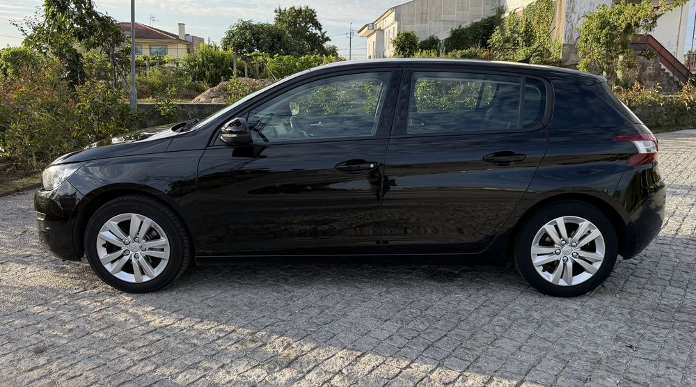 Peugeot 308 — fotografia 5