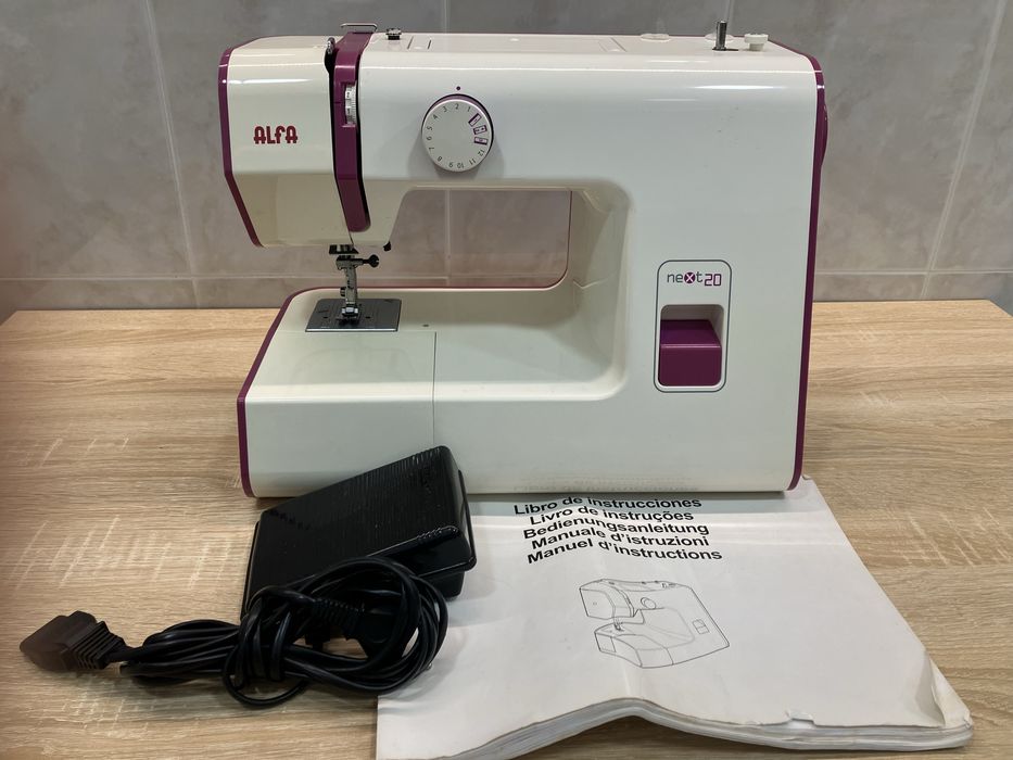 Máquina de costura Alfa Next 20
