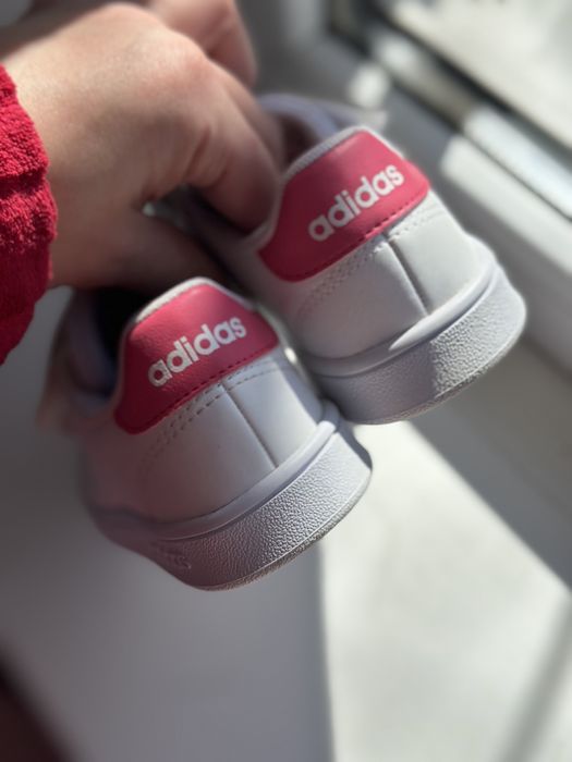 Кросівки adidas для дівчинки 28 (16,5) оригінал