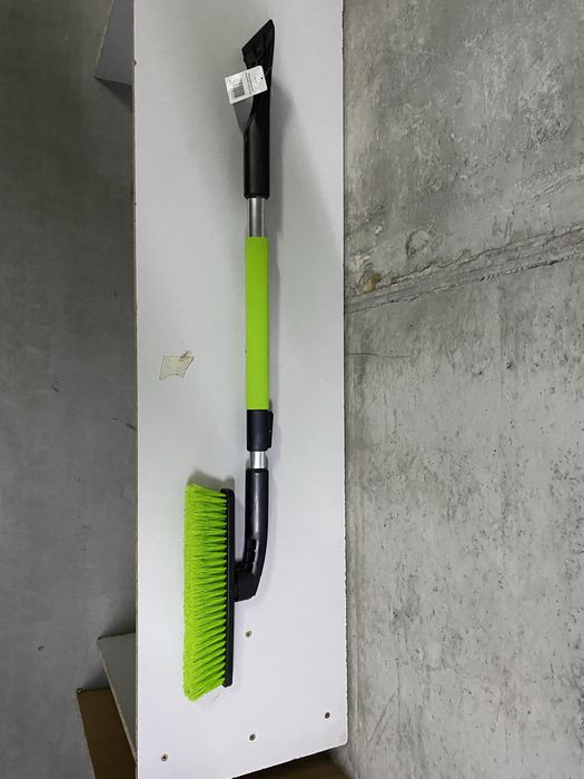 Щітка-скребок для авто