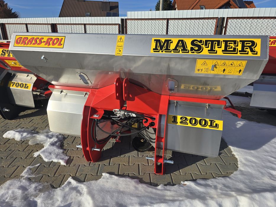 Dwutarczowy rozsiewacz nawozów GRASS ROL MASTER  700 do 1600  dostawa