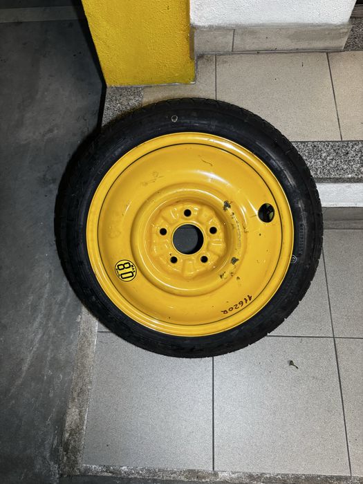 Roda suplente fina Mazda