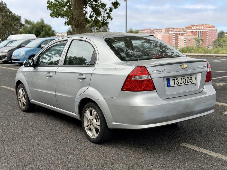 Chevrolet Aveo 1.2 com AC 140 mil kms