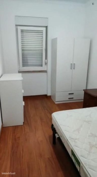 Quarto - localizado em Setubal