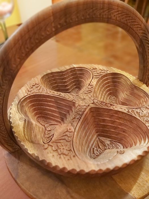 Taça de aperitivos em artesanato africano