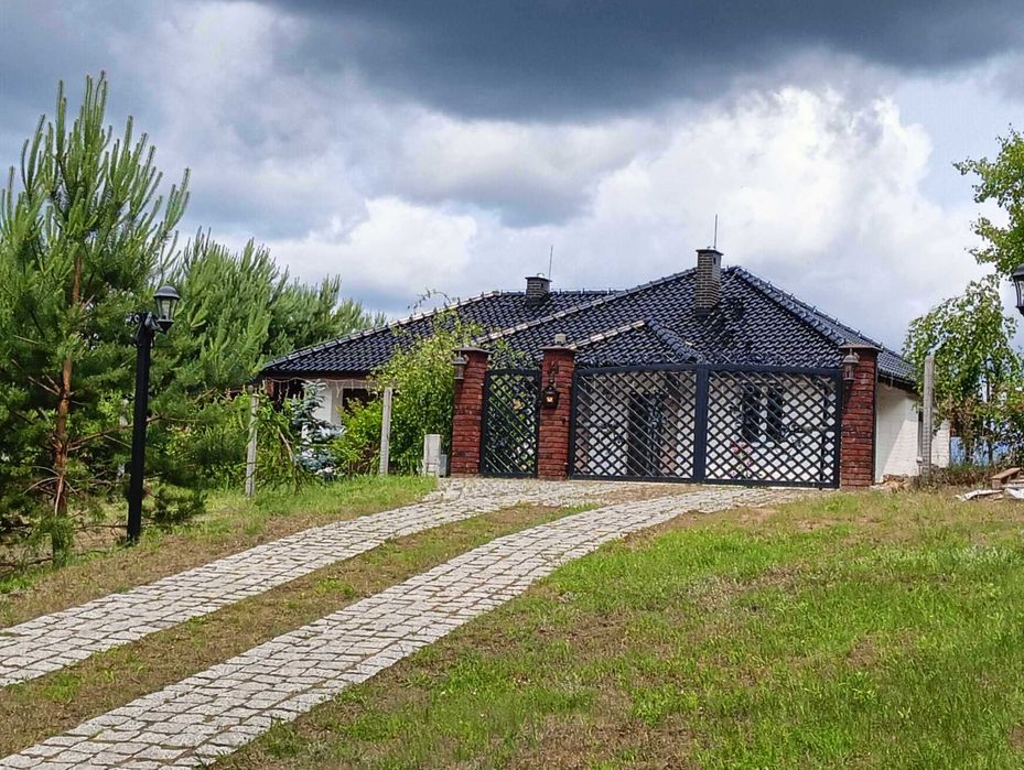 Domek parterowy duża działka na wyłączność. Blisko Lasy , Jeziora