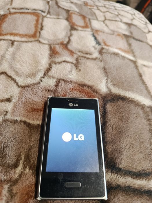 Мобільний телефон LG Optimus L3 E400 Black