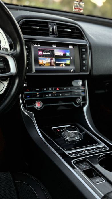 Jaguar XE 2.0D 163Cv Versão R-Sport