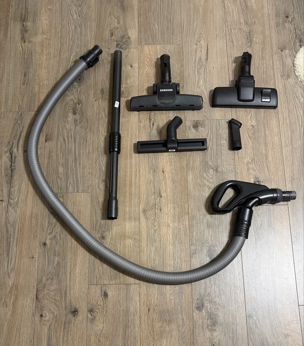 Пылесос модели Samsung VC18M21D0VG/EV