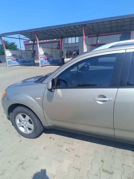 Mitsubishi Outlander II