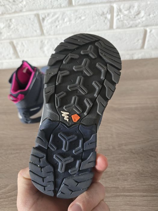 Buty trekkingowe Quechua Decathlon.