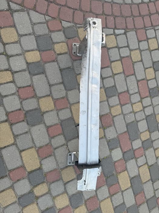 Підсилювач бампера audi Q7 4m 2025рік  4M0807109C