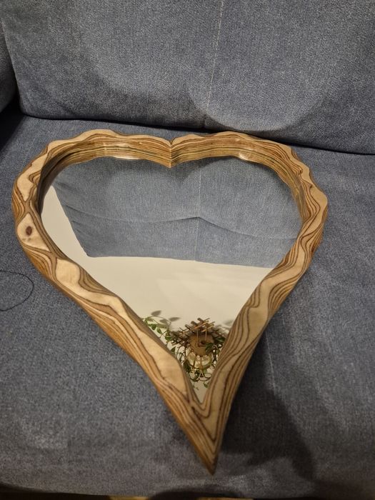 Lustro w ksztalcie serca. Piekny prezent na walentynki
