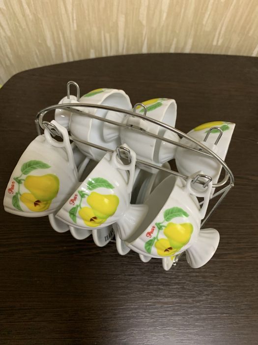 Набір чашок на підставці