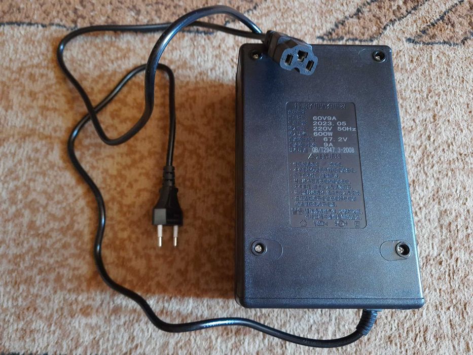 Зарядний пристрій 60V 9A Зарядне літієвої батареї акумулятора 67.2V