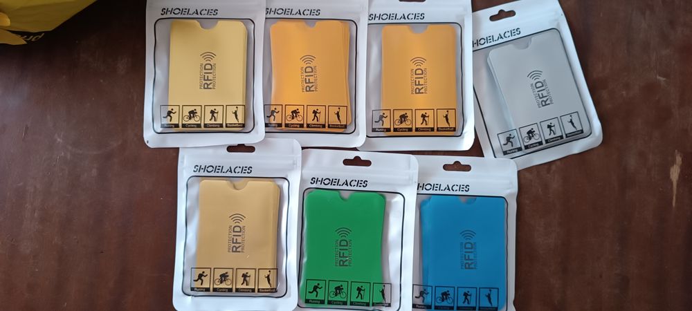 Várias carteiras e porta cartões de excelente qualidade! NOVAS