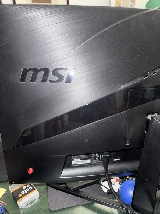 Ecra curvo MSI 24”