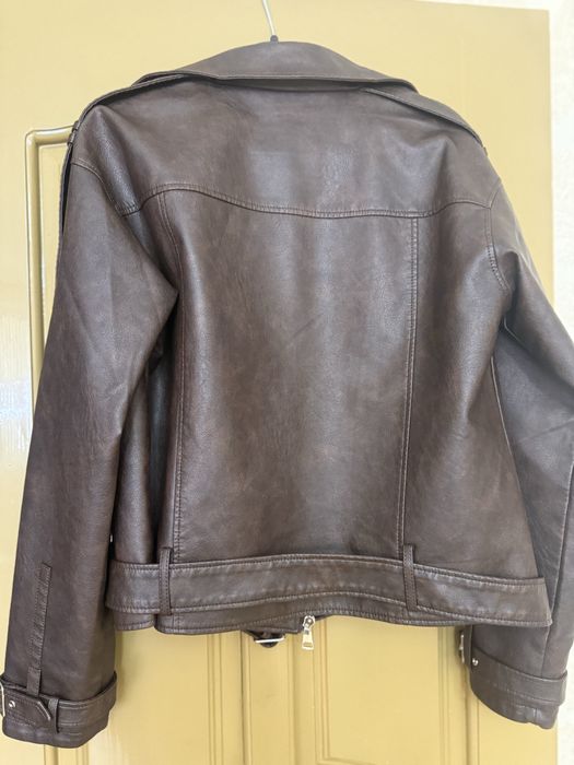 Косуха шоколадного кольору