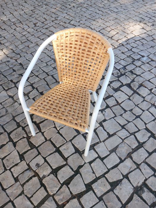 Cadeira de criança, estrutura metalica, trabalhado feito a mão