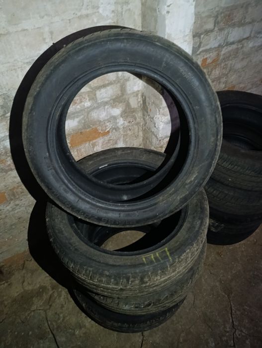 Продам комплект шин 215/55/17 !!!