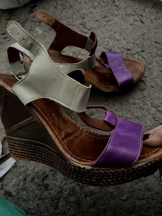 Літні шкіряні босоніжки