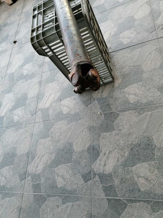 Veio de transmissão de trás Nissan D22