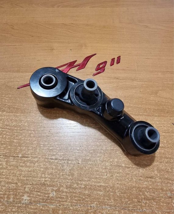 Рычаг подвески ‼️honda sh300‼️сайлентблок  косточка важиль підвіски