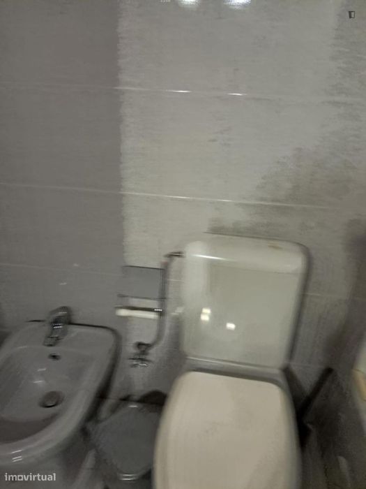 Quarto - localizado em Montes Claros Coimbra