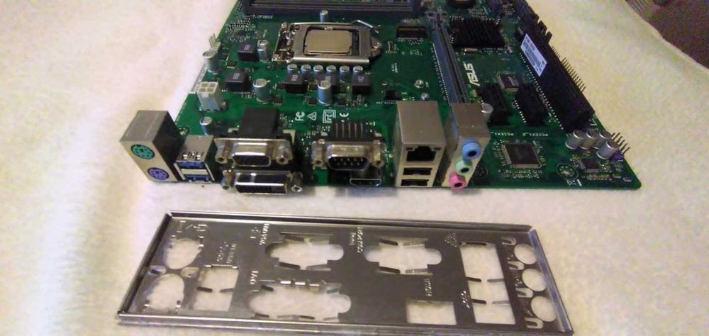 Motherboard Asus h110m-c2 com CPU  i3-7100