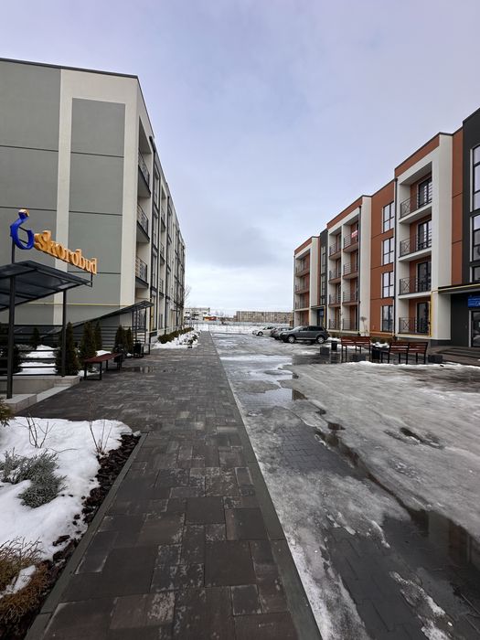 Продам квартиру готову на ремонт . Зданий будинок.