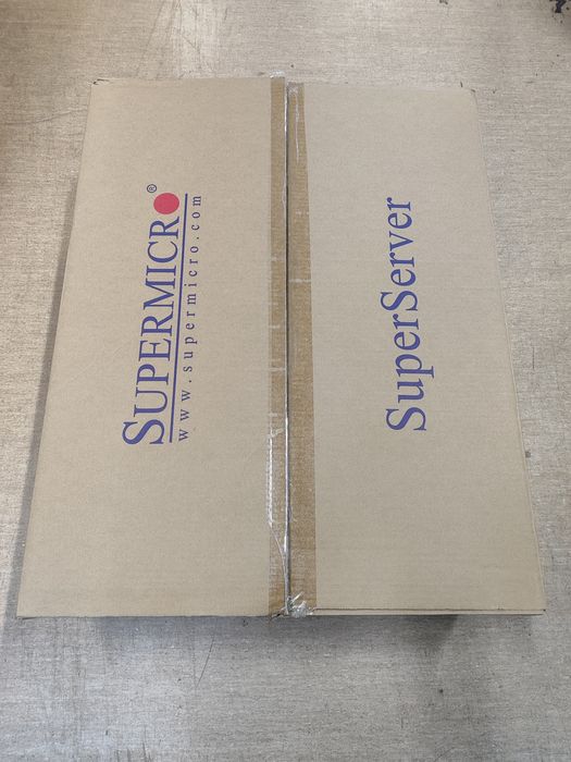 Karton, pudełko, opakowanie po serwerze supermicro