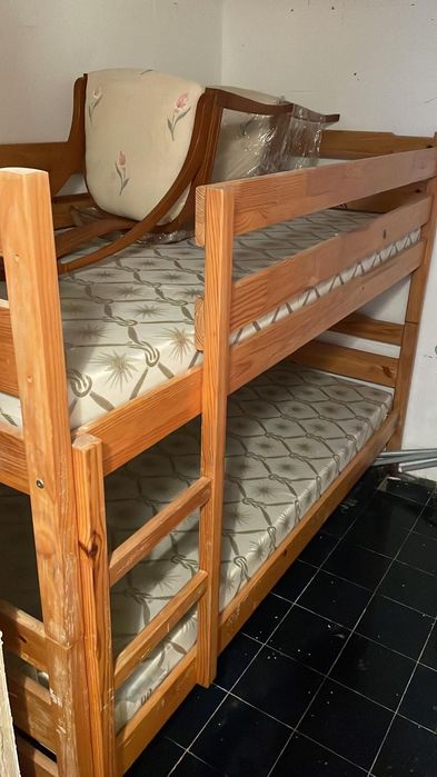 Beliche de solteiro com colchões