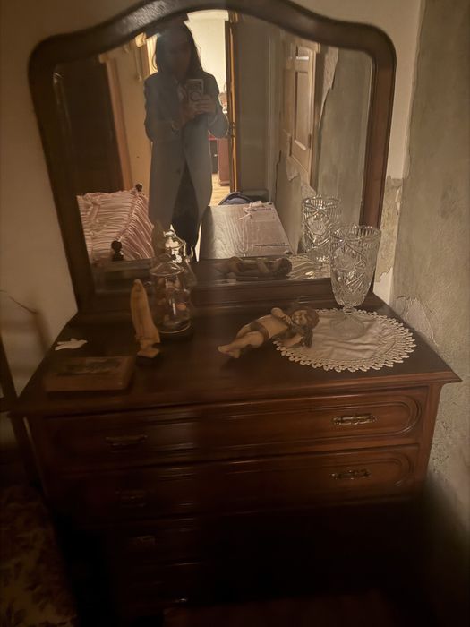 comoda com espelho, madeira macica