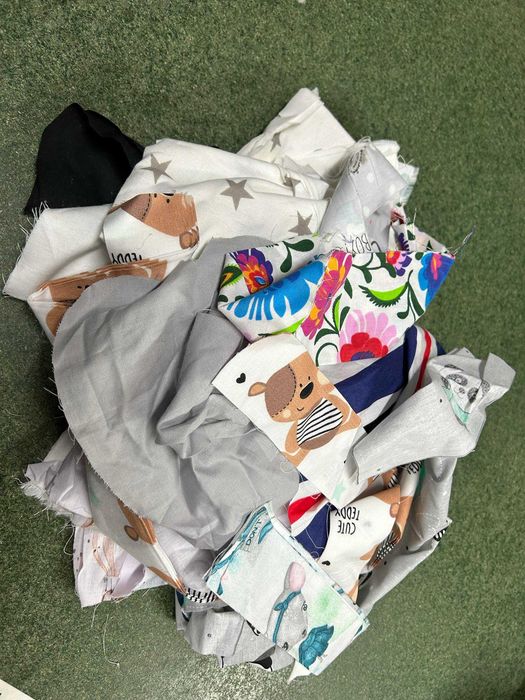 BAWEŁNA 3kg końcówki tkanina odpad ścinki odpady materiał czyściwo MIX