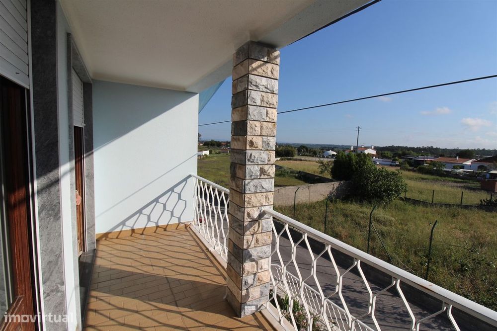 Moradia T5 / Terreno / Coimbrão / Leiria