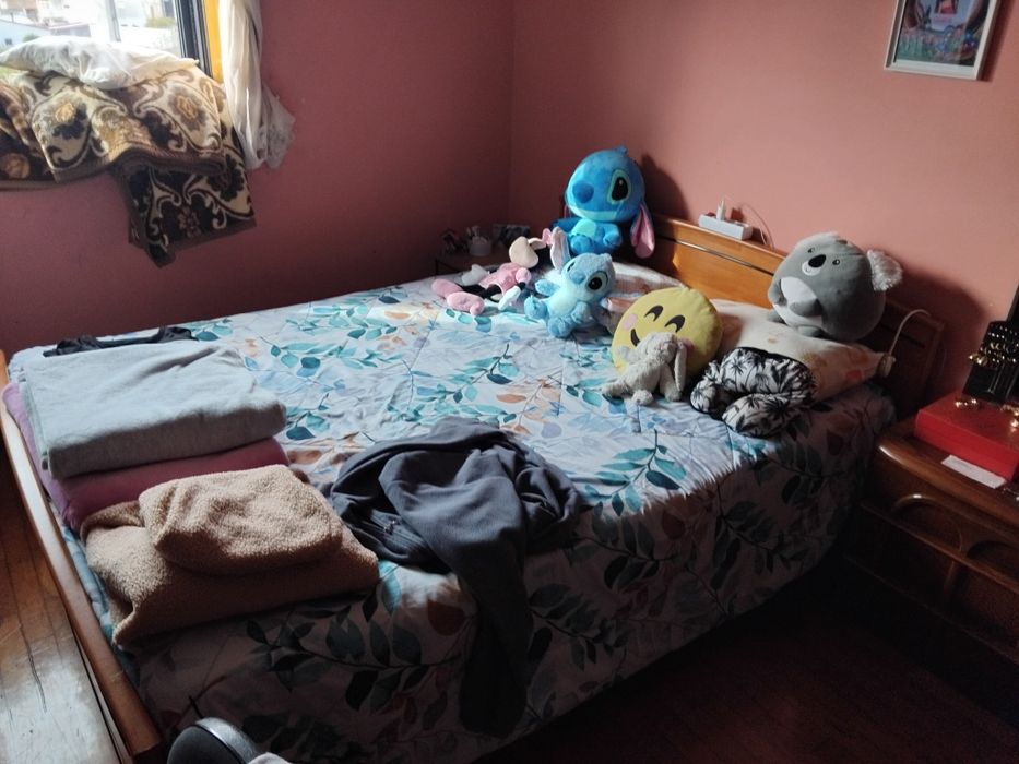Cama de casal com estrado e colchão