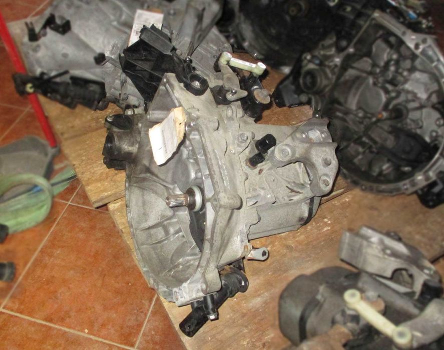 Caixa de velocidades para Peugeot 2008 1.2 gasolina (2015) 20CR14