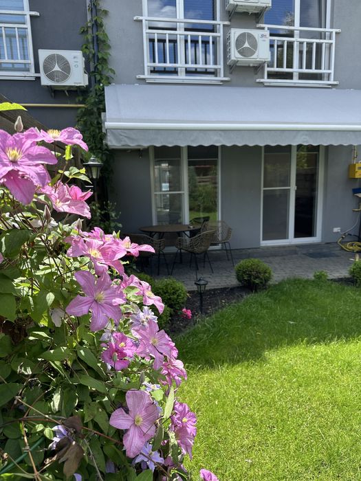 Таунхаус з якісним ремонтом, поруч з озером. 136 000$