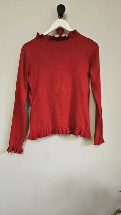 Czerwony sweter z jedwabiem