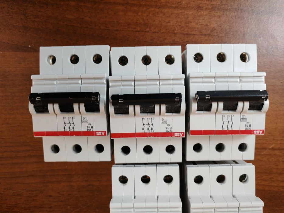 Автоматичний вимикач ABB B16, C16