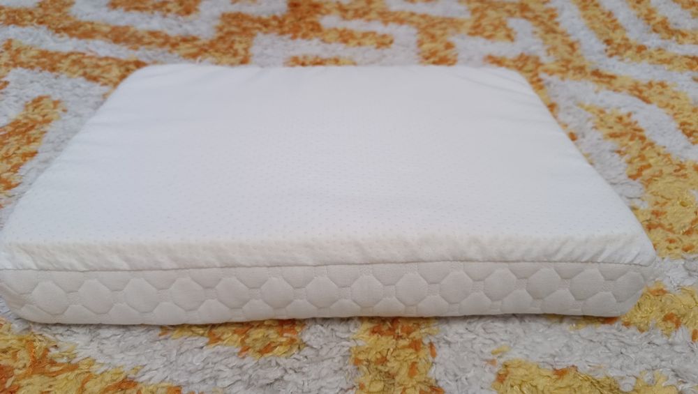 Подушка антирефлюксна для немовлят