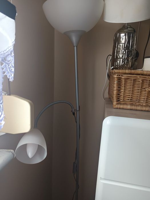 Stojąca lampa na dwie żarówki