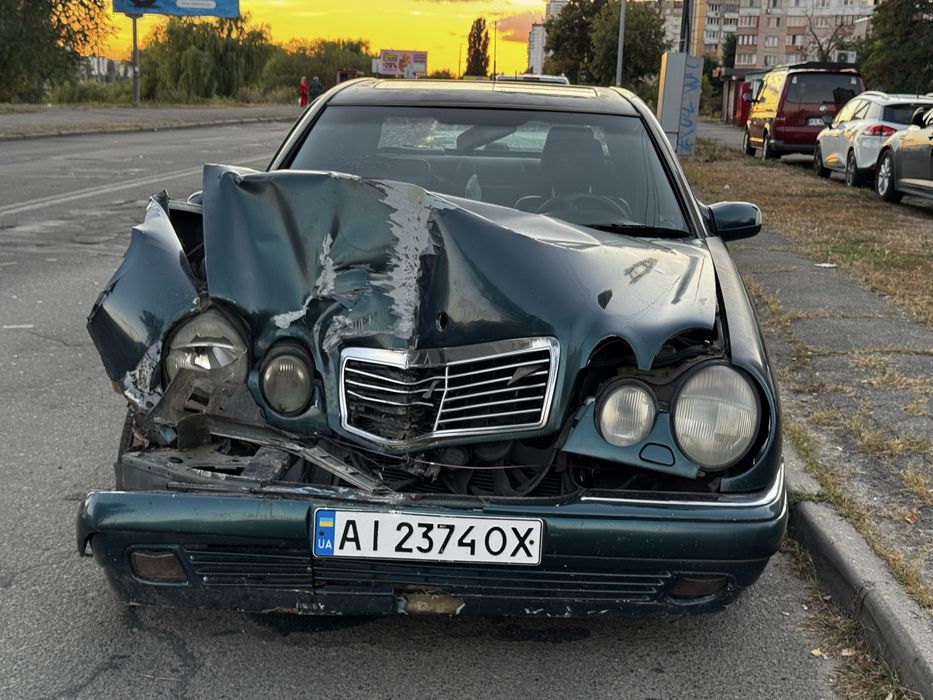 Mercedes Benz w210