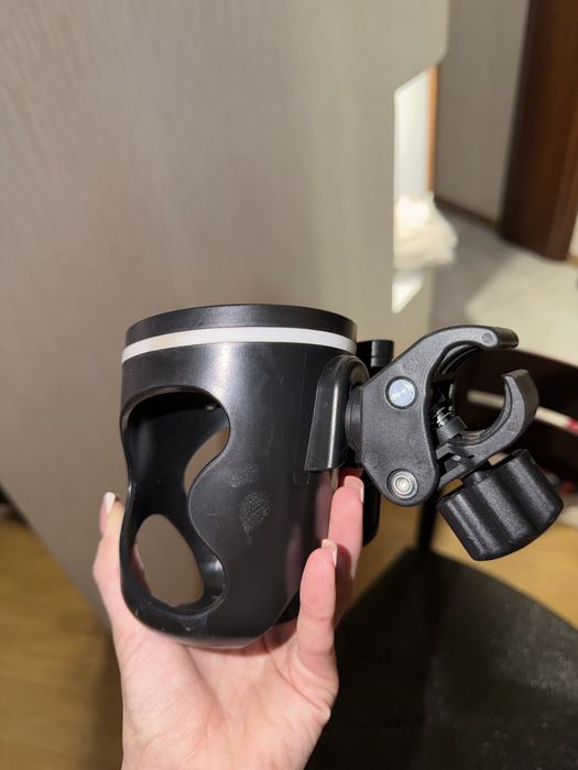 Підстаканик та тримач для телефону