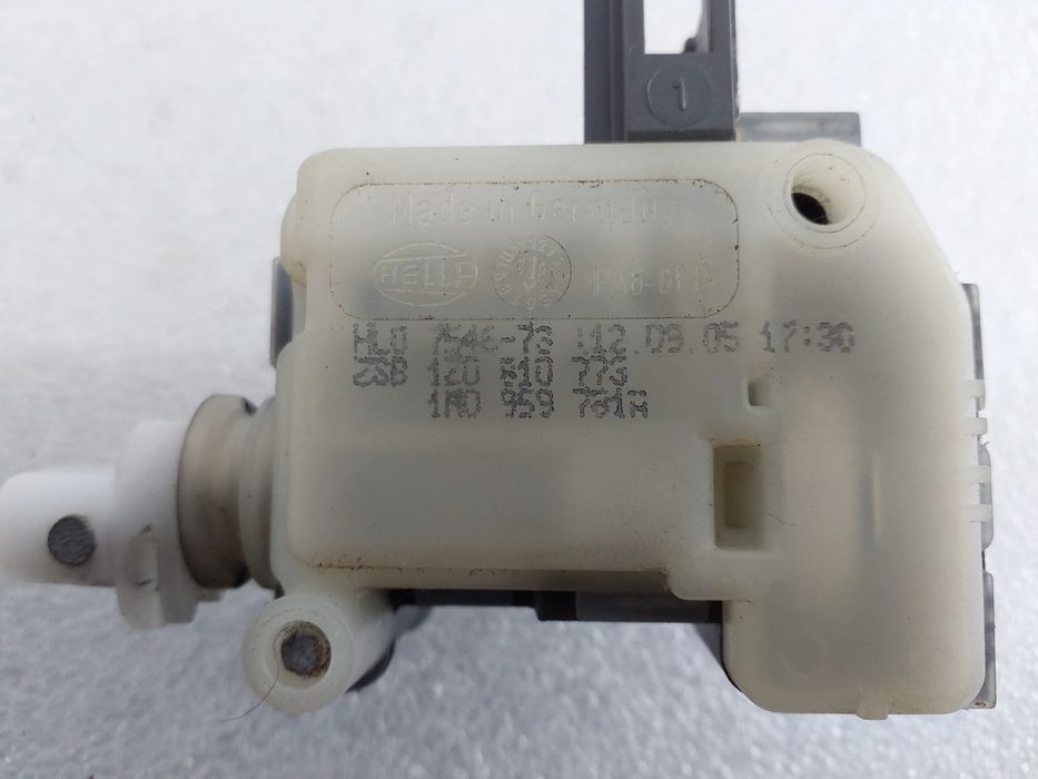 Pistola do depósito de combustível SKODA Octavia II Hatchback (1Z3)