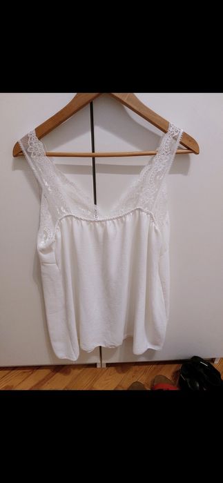 Top/ blusa branca com renda