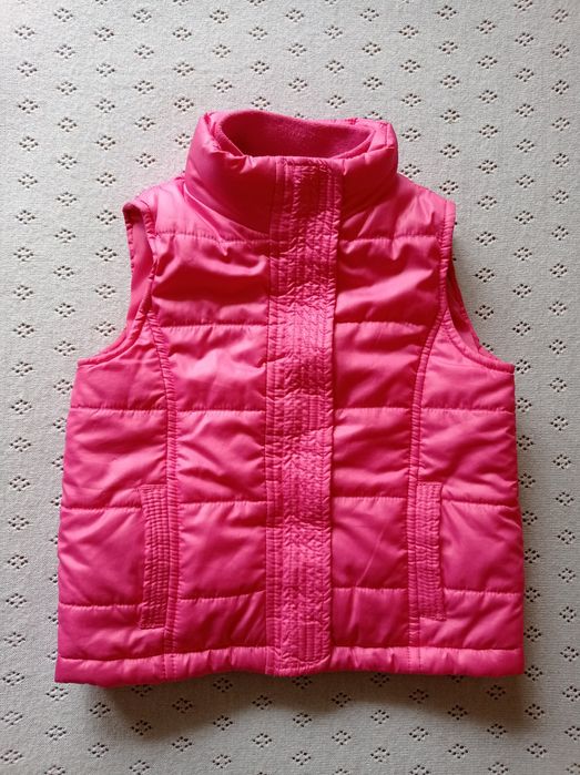 Жилет утеплённый на девочку 1,5-2 года