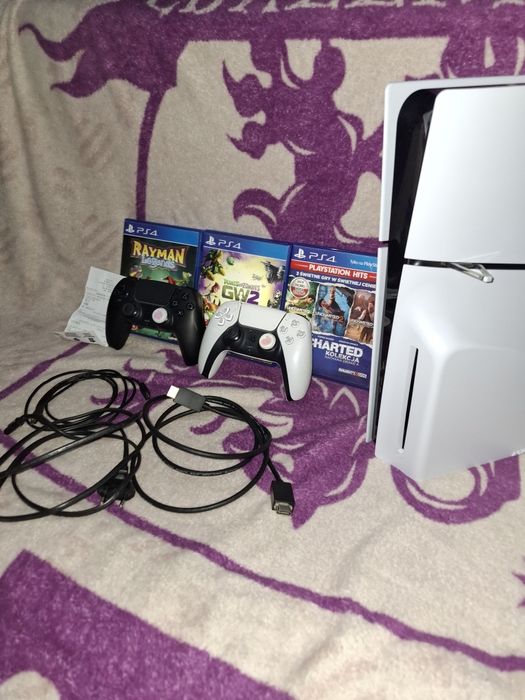 PlayStation 5 slim 1t z napędem  2 Pady 3 gry