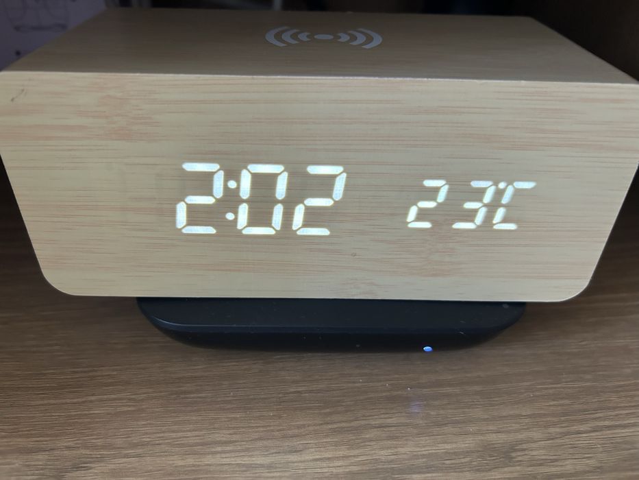 Despertador digital com carregamento